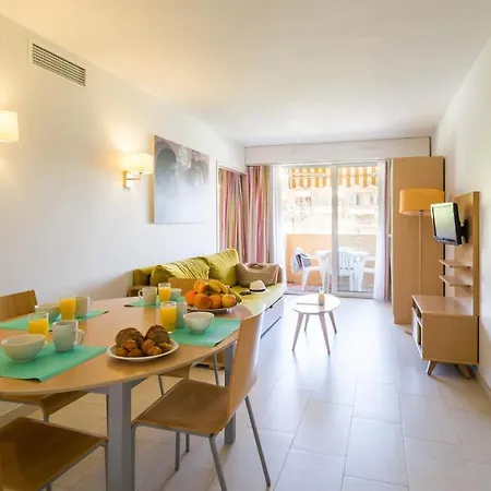 Pierre Et Amandine Otel