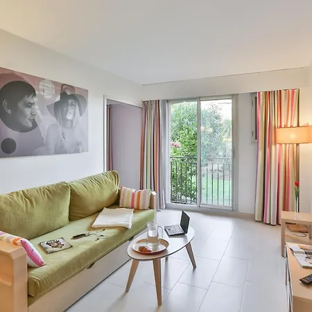 Pierre Et Résidence Amandine Hotel